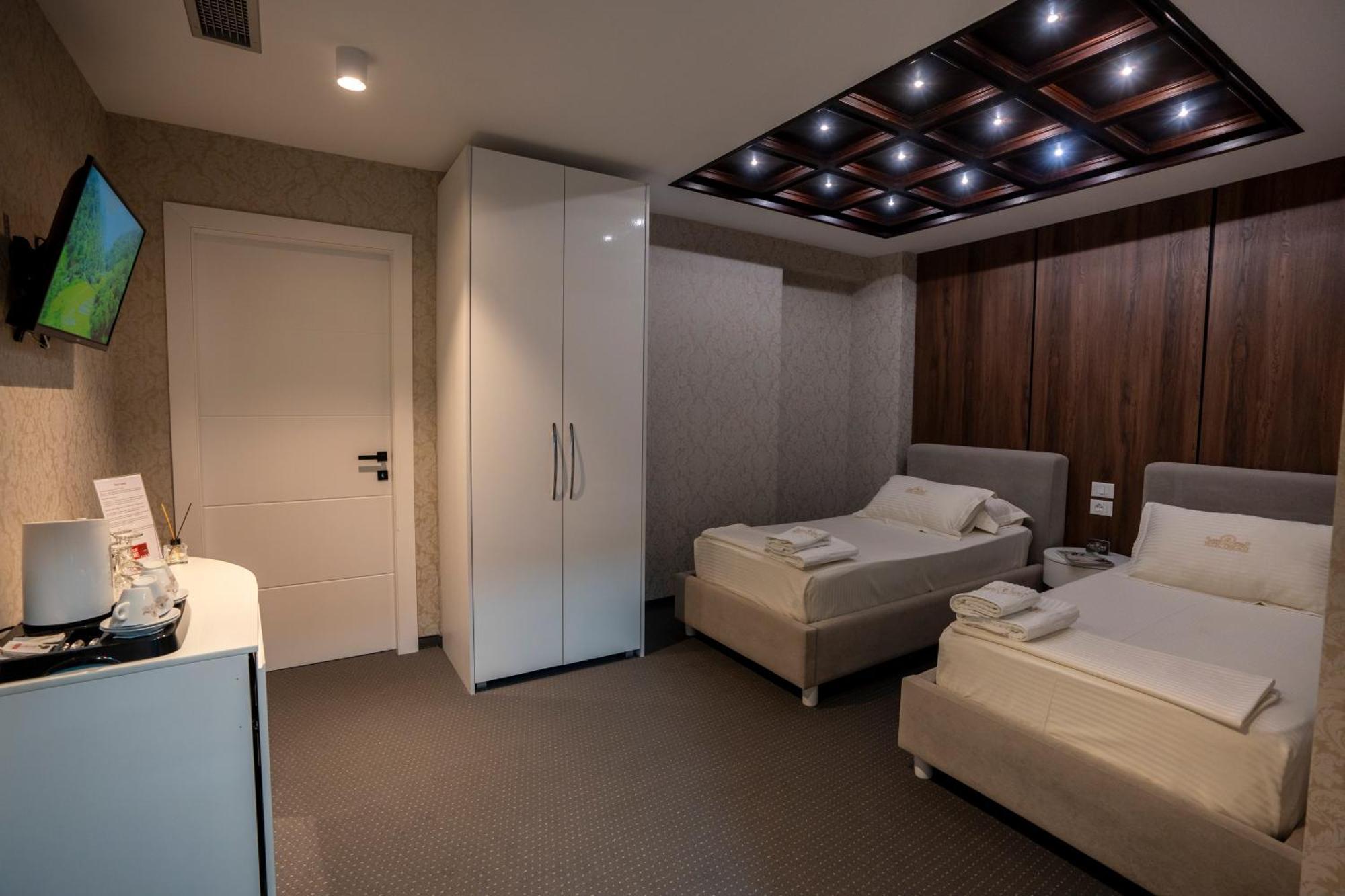 Hotel Chicago Σκόδρα Εξωτερικό φωτογραφία