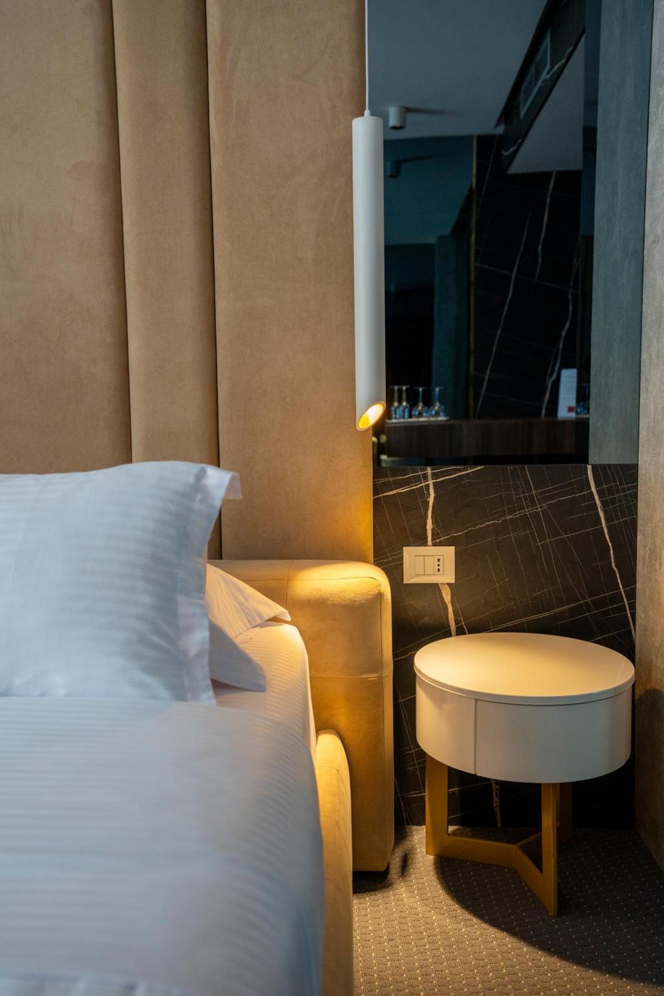 Hotel Chicago Σκόδρα Εξωτερικό φωτογραφία